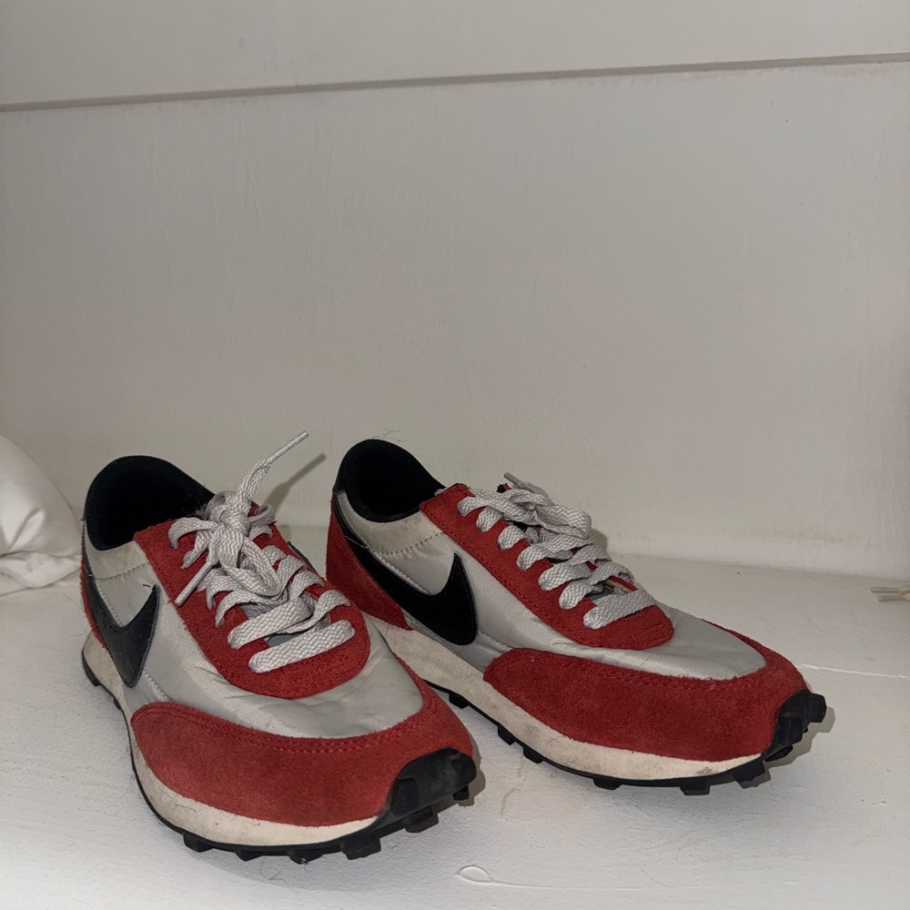 Nike Daybreak Red Pure Platinum